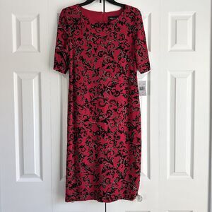 RN Studio Dress Size 6 Red Black Scroll Print Sheath Short Sleeve Holiday Party